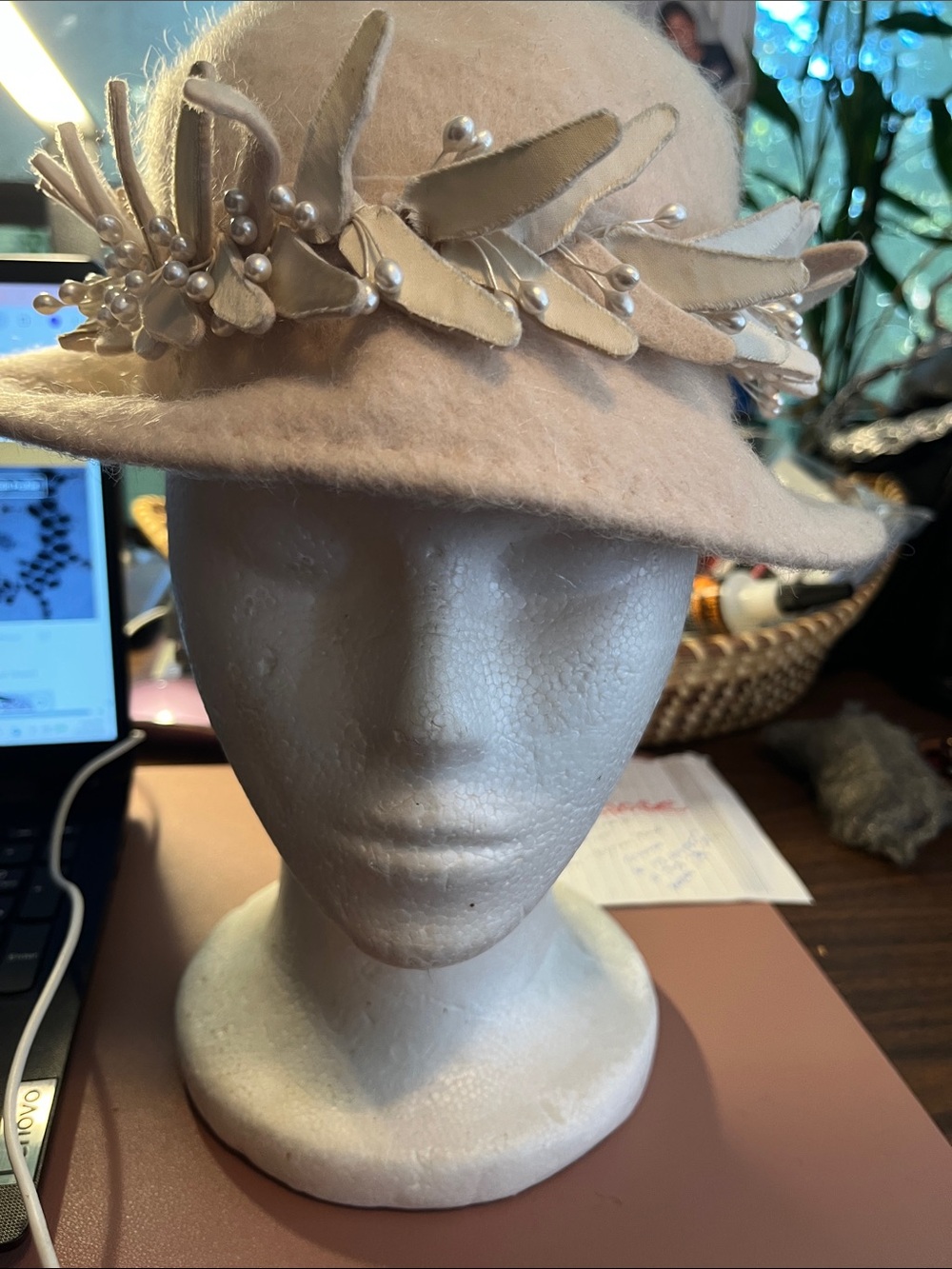 Elegant Vintage Favorette Cream Wool Felt Cloche Hat with Pearl Floral Trim